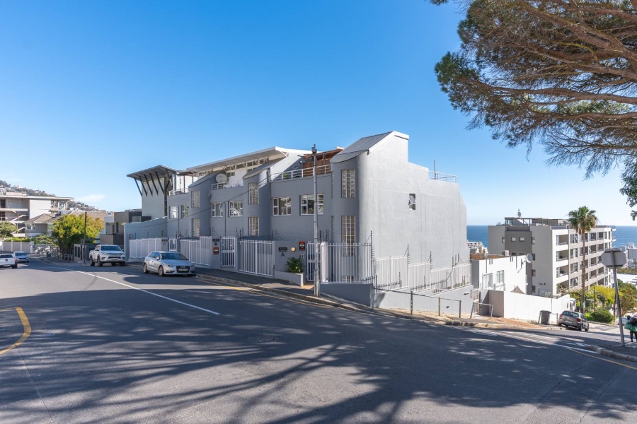 3 Bedroom Property for Sale in Sea Point Western Cape